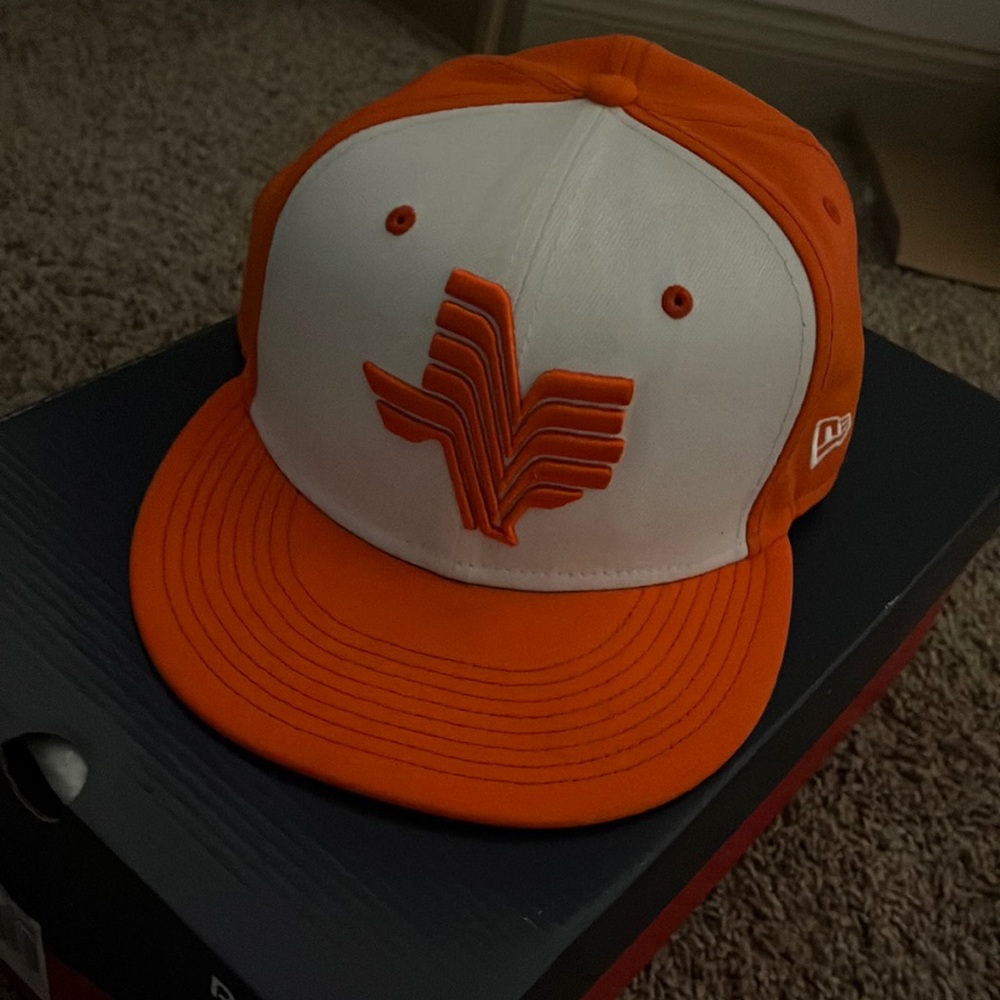 *RARE* Whataburger x CC Hooks collab. Size 7 1/2